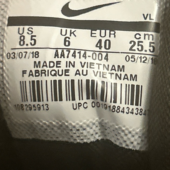 Size 8.5 - Nike Zoom Winflo AA7414-004 Gray Running Shoes - Picture 8 of 10